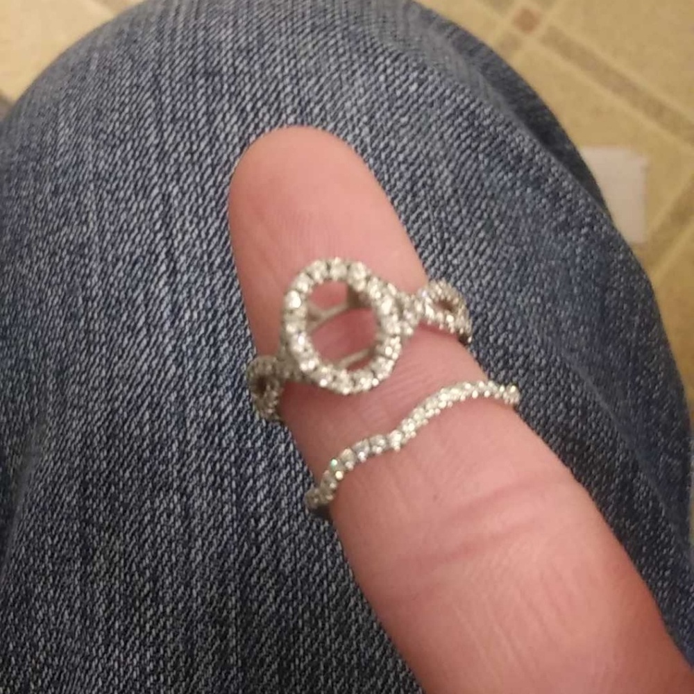 14K white gold and diamond ring